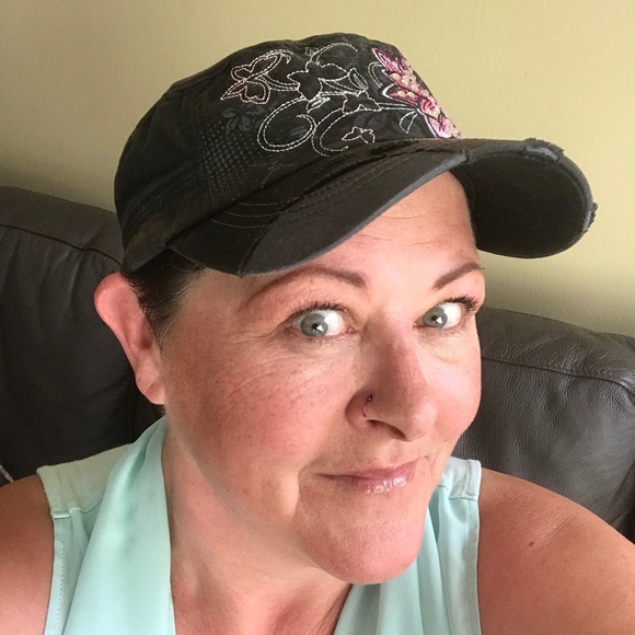 Meet your Posher, Teresa - Picture 1 of 4